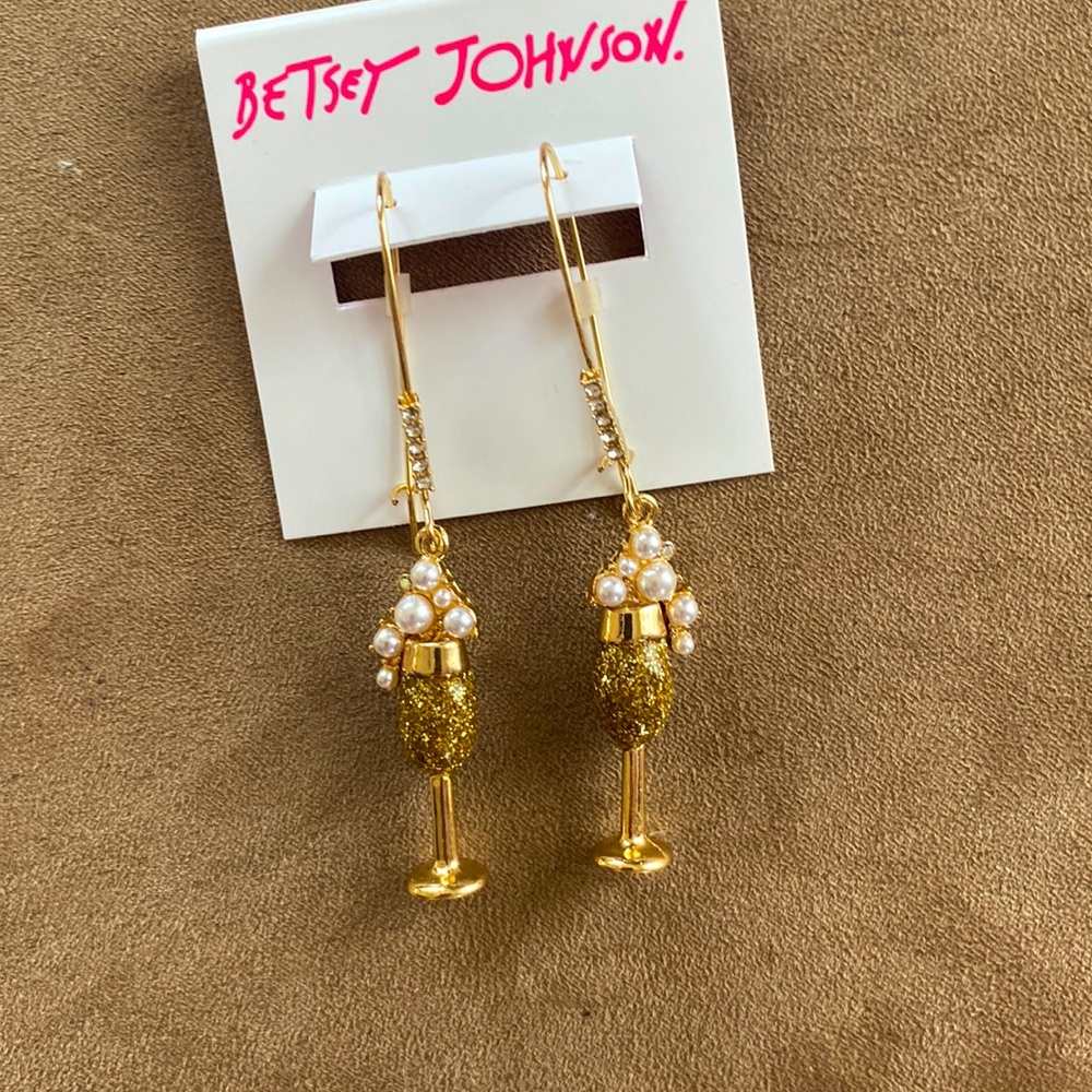 Betsy Johnson Glitter, Pearl Champagne earrings